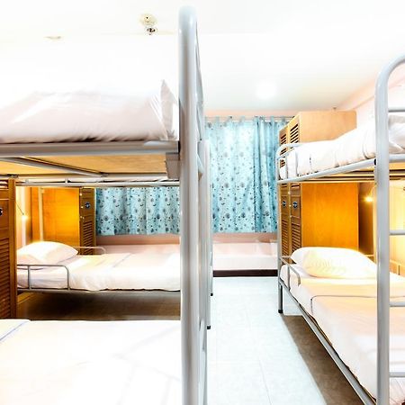 Hostel 8 Sukhumvit Soi 8 Bangkok Banguecoque Exterior foto