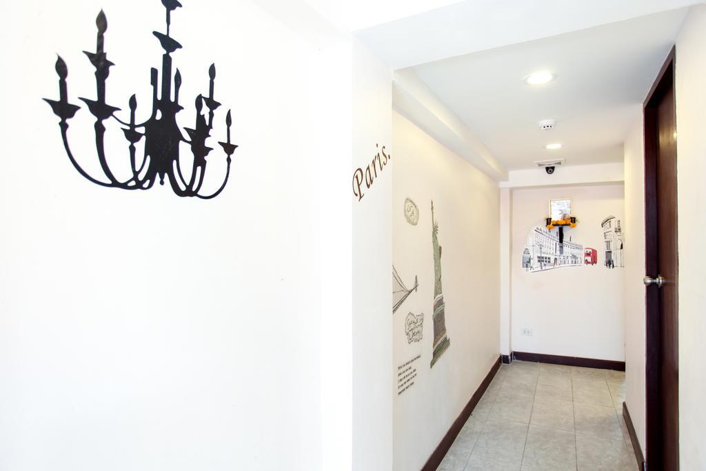 Hostel 8 Sukhumvit Soi 8 Bangkok Banguecoque Exterior foto